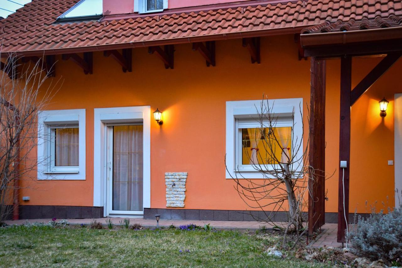 Afrodite Apartmanház Eger Exterior foto